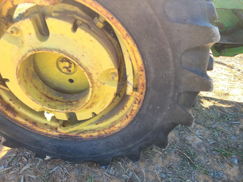 John Deere 2010 Tractor 'Runs & Operates'