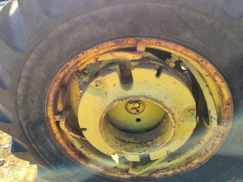 John Deere 2010 Tractor 'Runs & Operates'