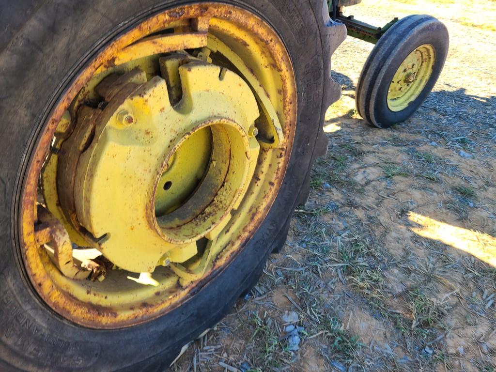 John Deere 2010 Tractor 'Runs & Operates'