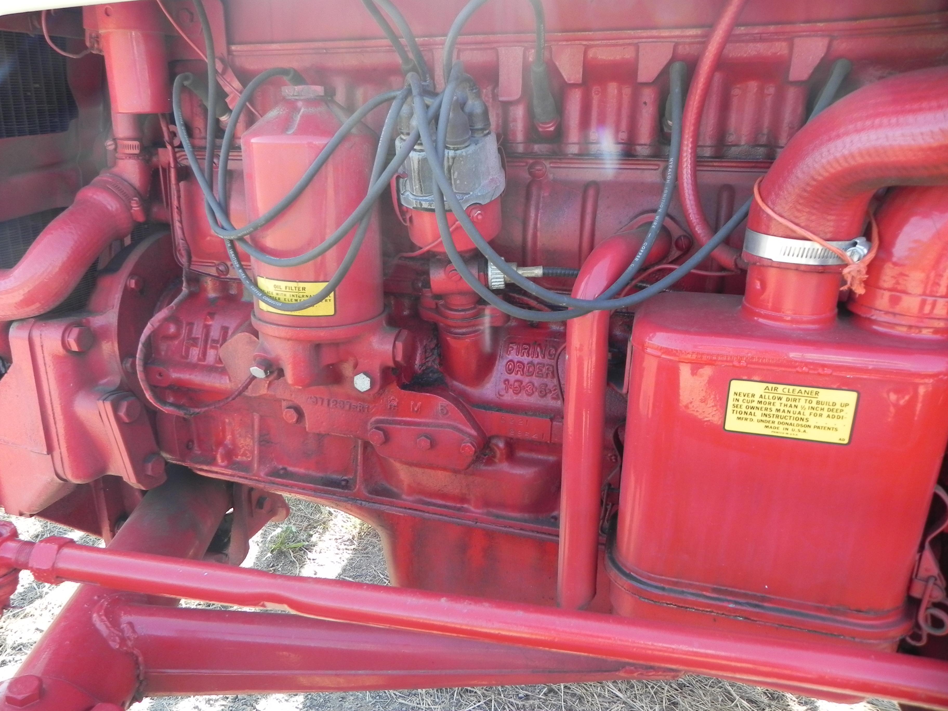 1961 International 460 Utility Tractor