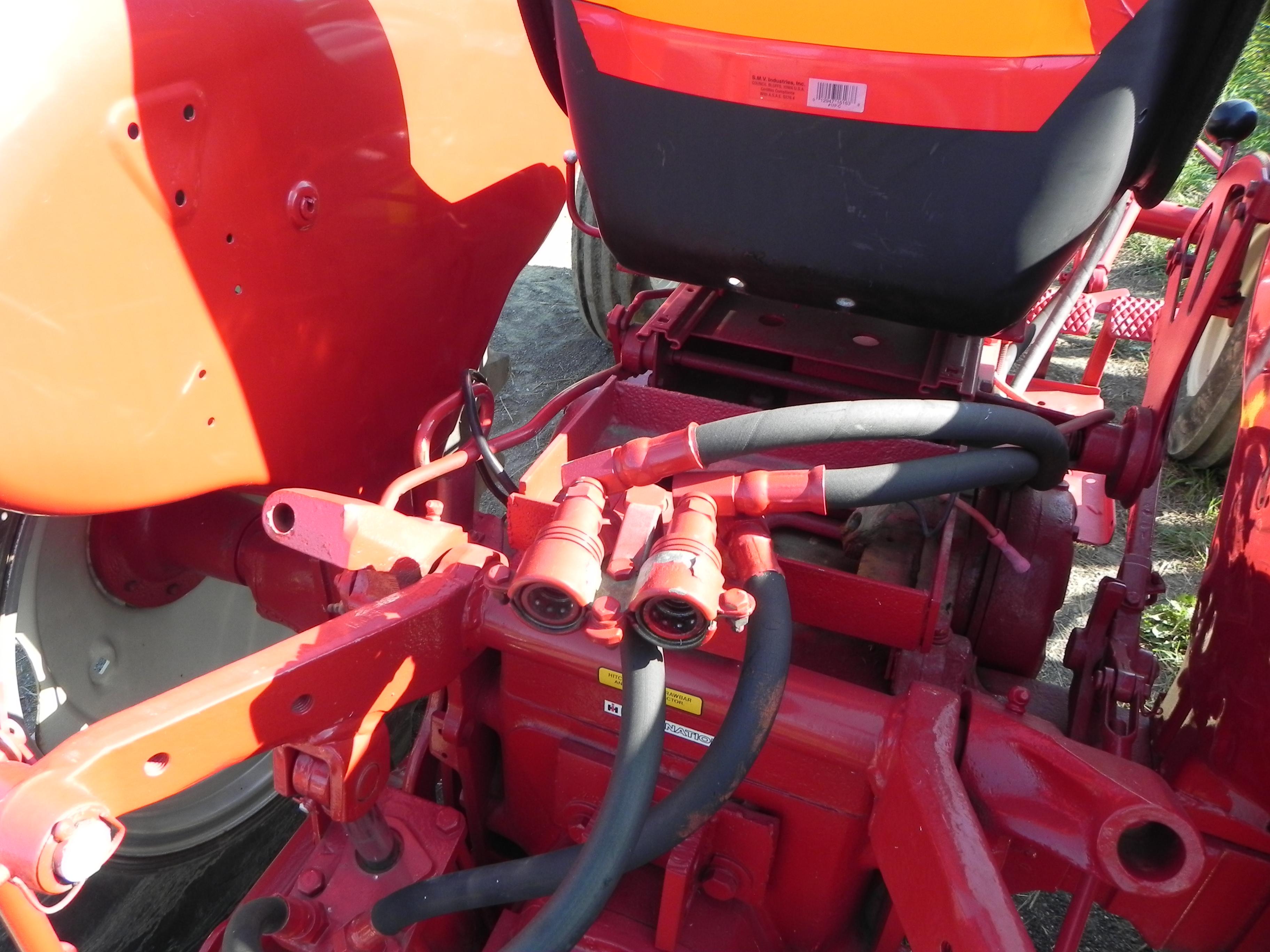 1961 International 460 Utility Tractor