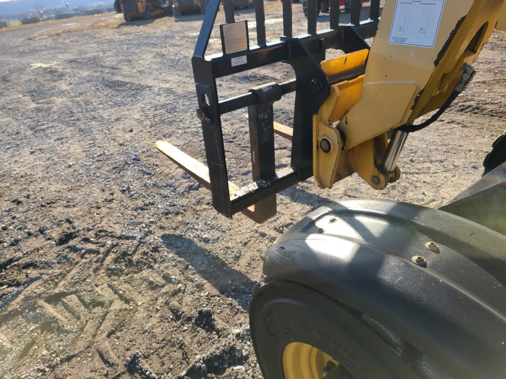 Gehl RS5-19 Telehandler 'Ride & Drive'