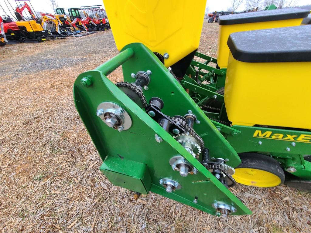 John Deere 7300 Corn Planter