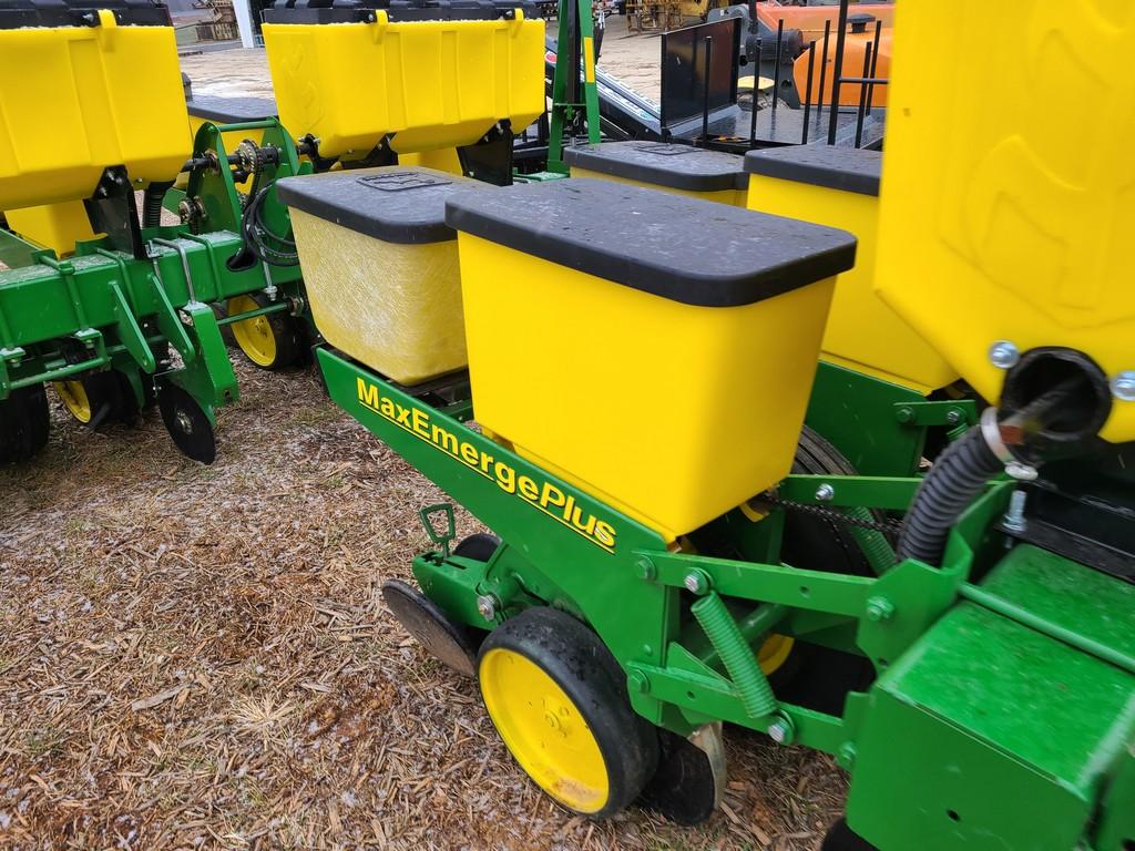 John Deere 7300 Corn Planter