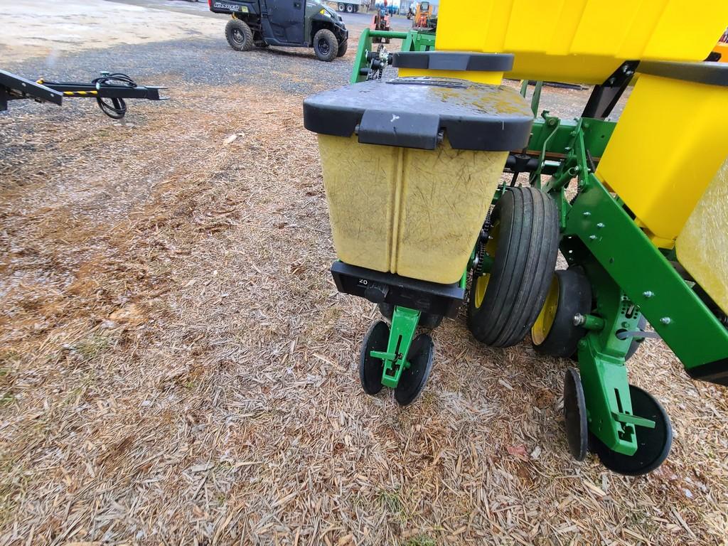 John Deere 7300 Corn Planter