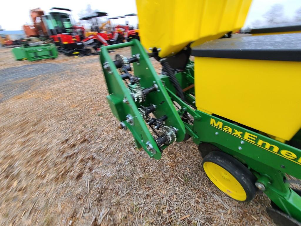 John Deere 7300 Corn Planter