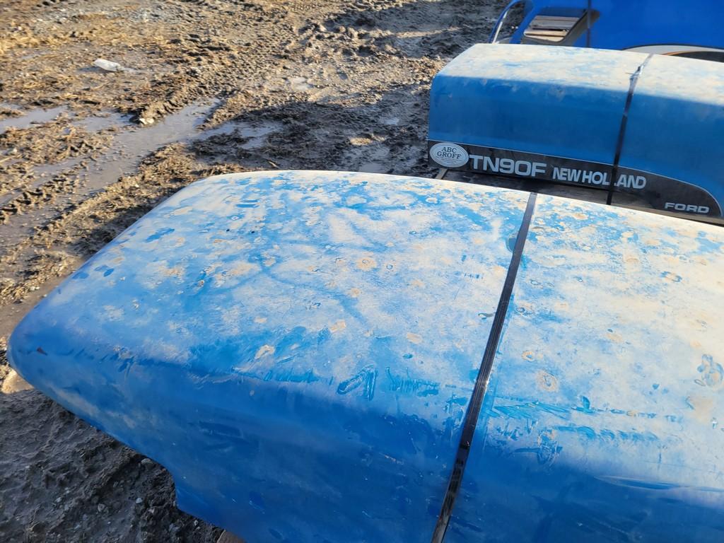 New Holland  Hood