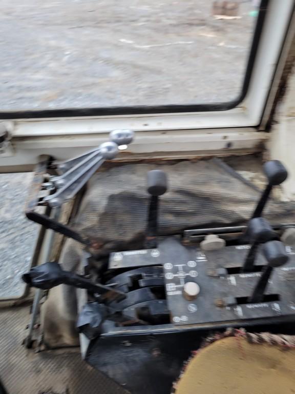 Case 2020 Cab Loader Tractor  'Runs & Operates'