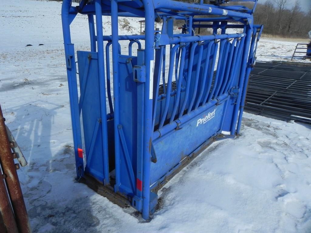 Priefert S04 Squeeze Chute