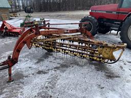 New Holland 256 Rake