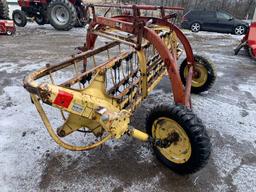 New Holland 256 Rake