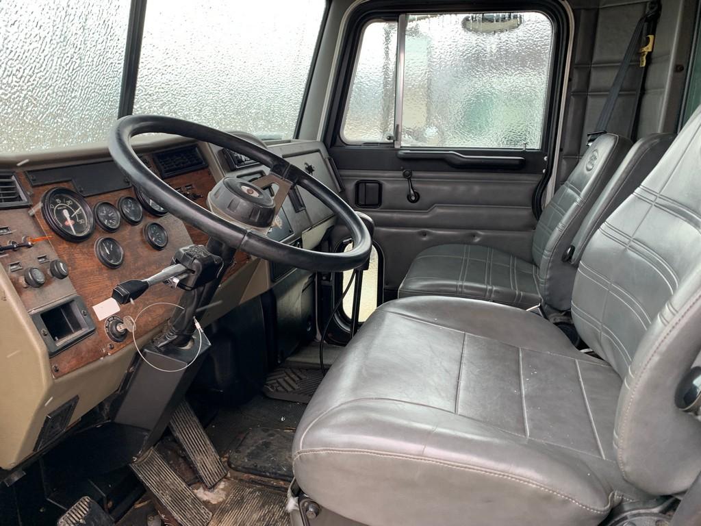 1998 Peterbilt  Single Axle Truck 'W/ Title'