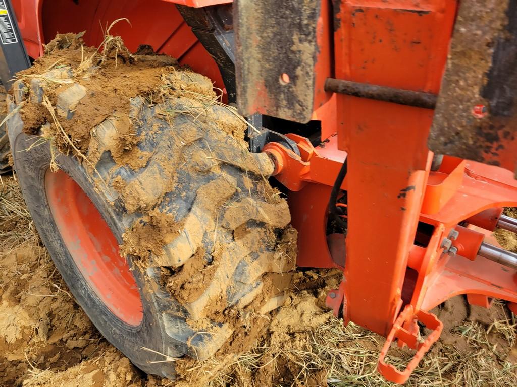 Kubota L39 Tractor Loader Backhoe 'Ride & Drive'