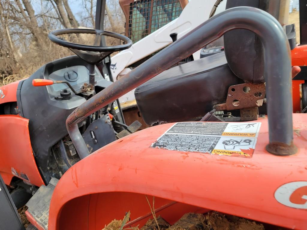 Kubota L39 Tractor Loader Backhoe 'Ride & Drive'