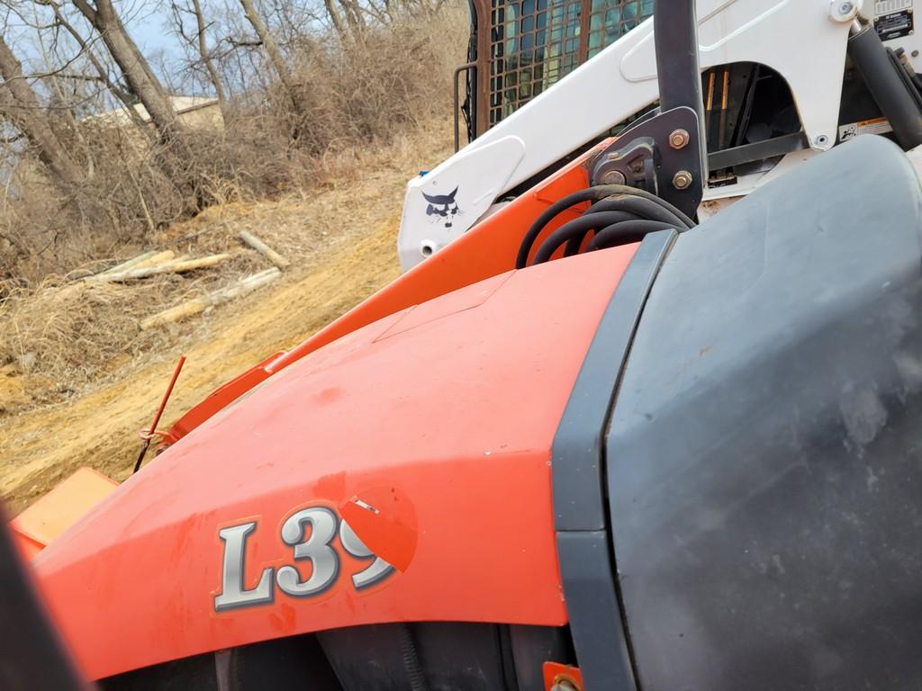Kubota L39 Tractor Loader Backhoe 'Ride & Drive'