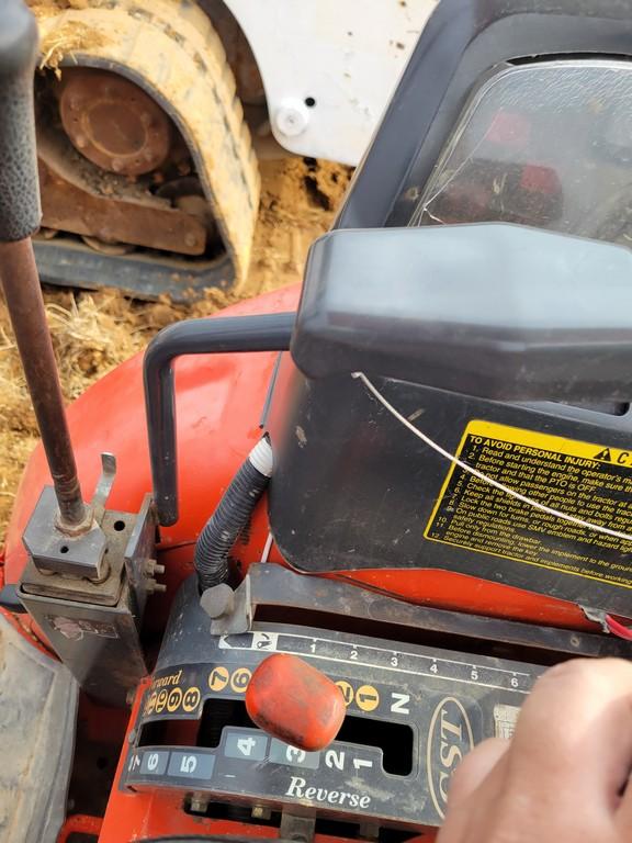 Kubota L39 Tractor Loader Backhoe 'Ride & Drive'