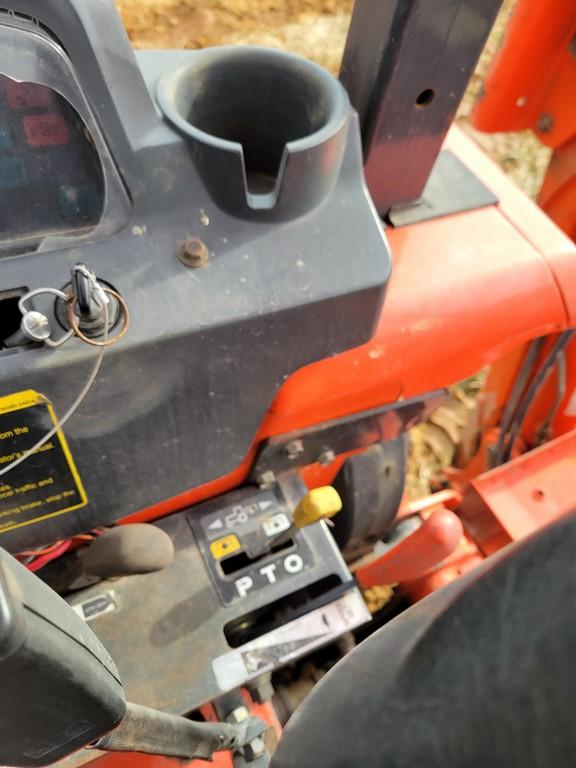 Kubota L39 Tractor Loader Backhoe 'Ride & Drive'