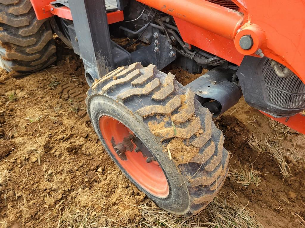 Kubota L39 Tractor Loader Backhoe 'Ride & Drive'