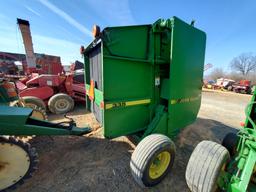 John Deere 335 Round Baler