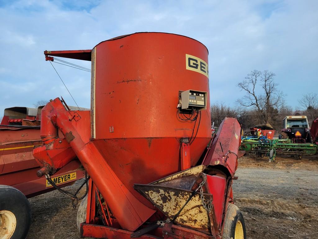 Gehl 100 Grinder Mixer