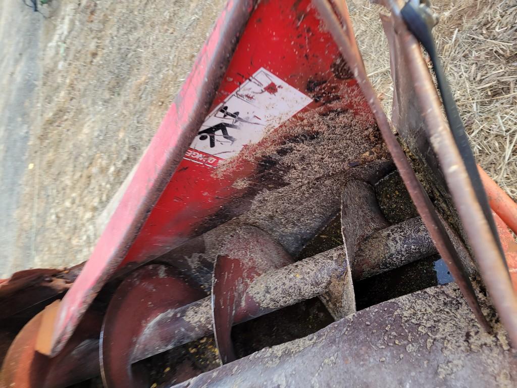 Gehl 100 Grinder Mixer