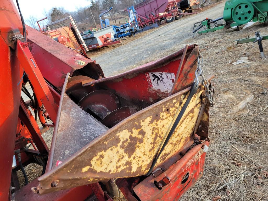 Gehl 100 Grinder Mixer