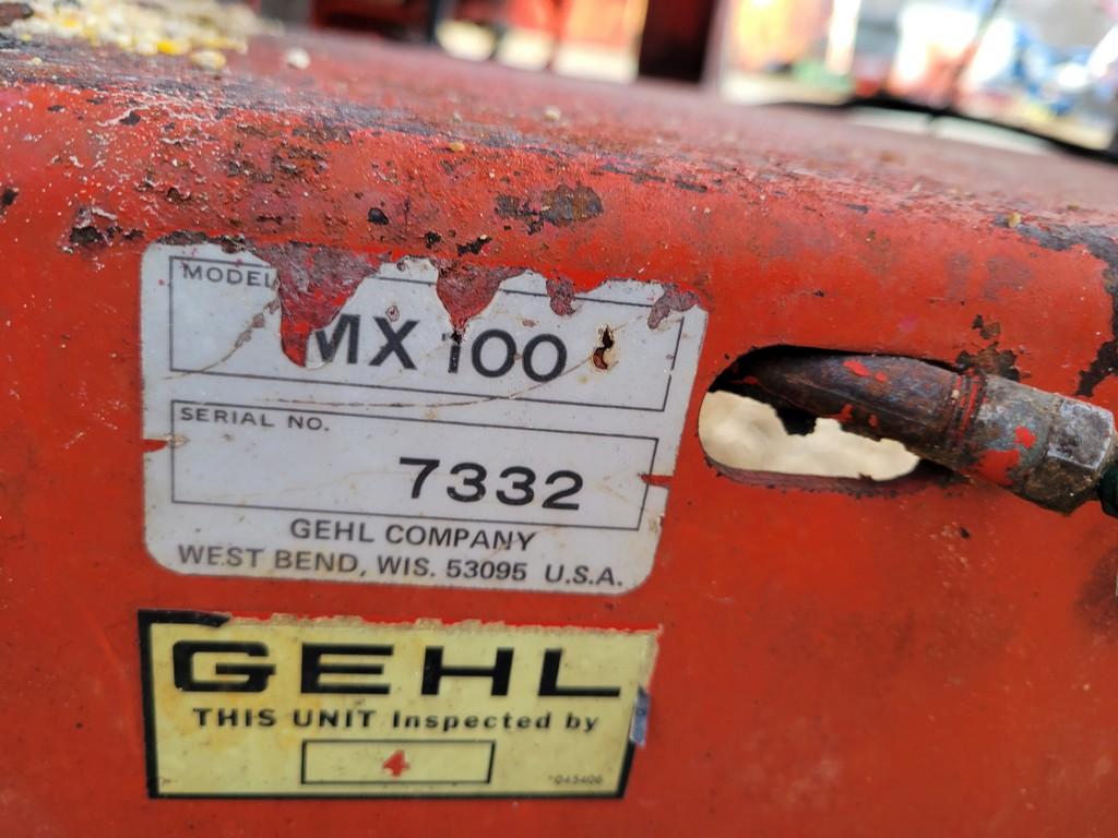 Gehl 100 Grinder Mixer