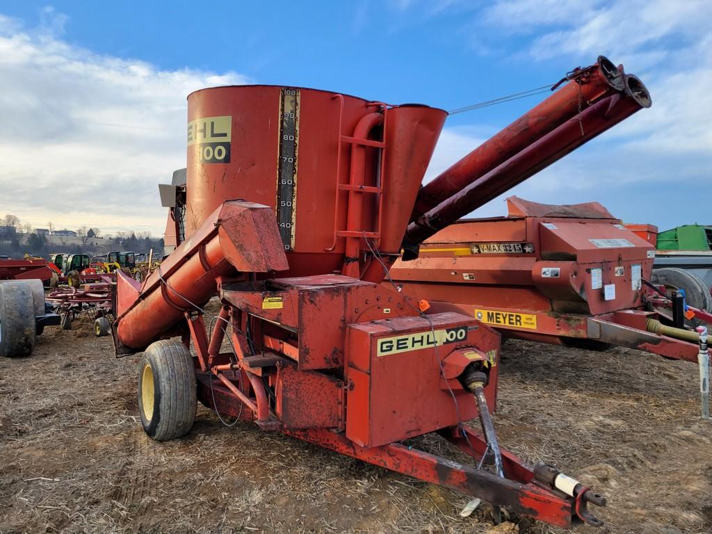 Gehl 100 Grinder Mixer