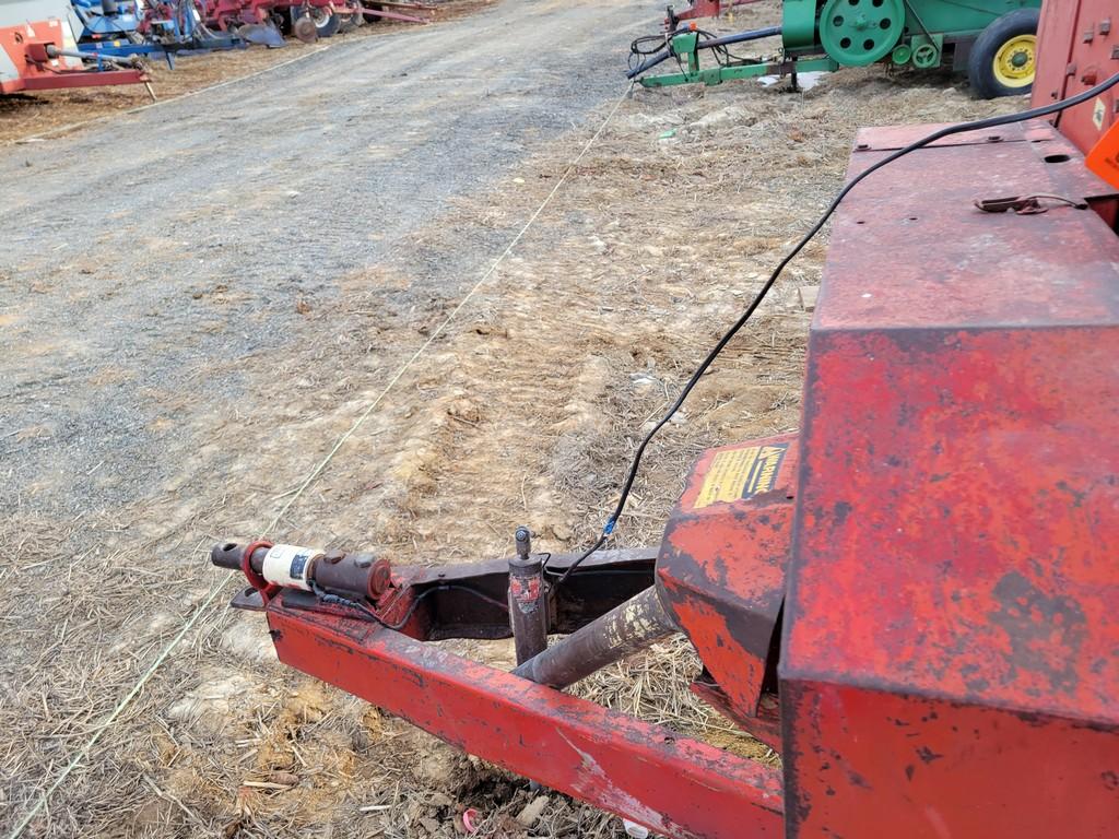 Gehl 100 Grinder Mixer