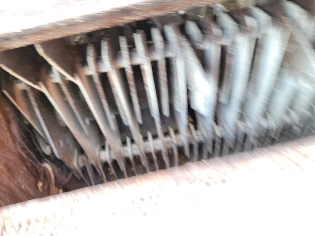 Gehl 100 Grinder Mixer