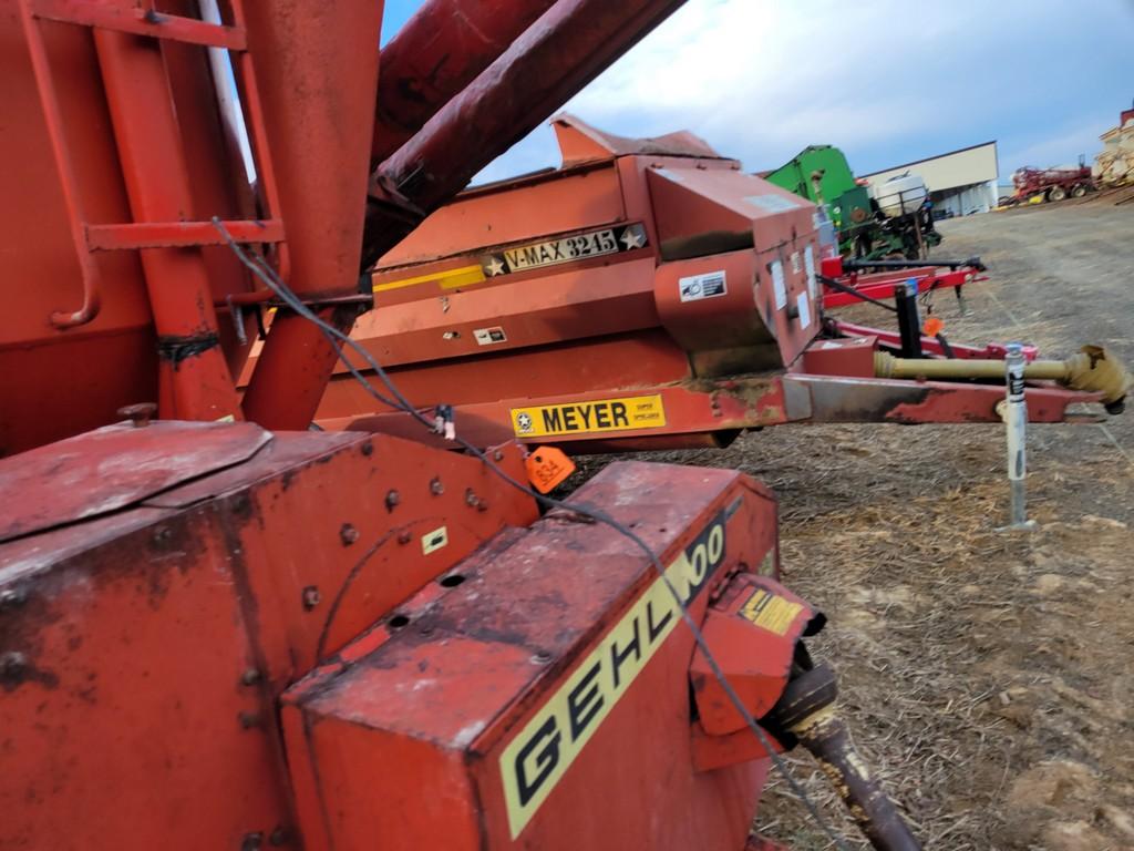 Gehl 100 Grinder Mixer