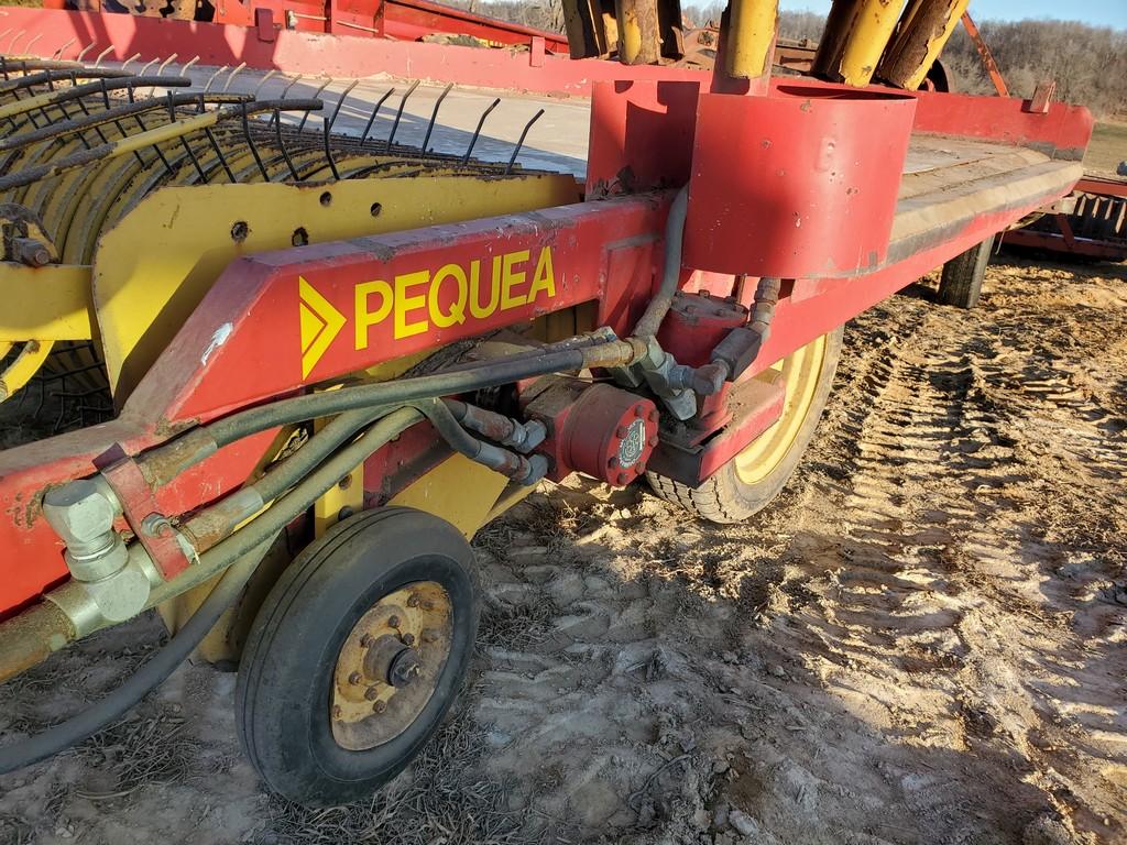 Pequea 786 Hay Turner