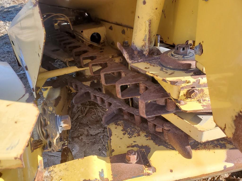 New Holland 824 Corn Head