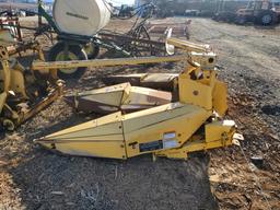 New Holland 824 Corn Head