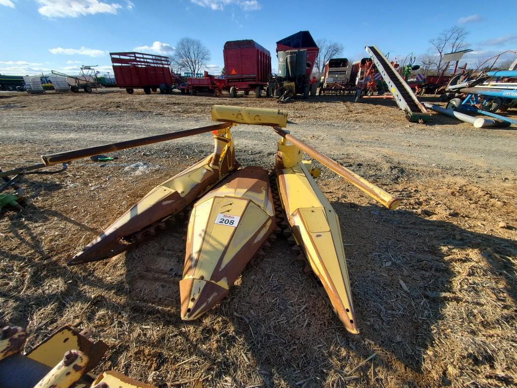 New Holland 824 Corn Head