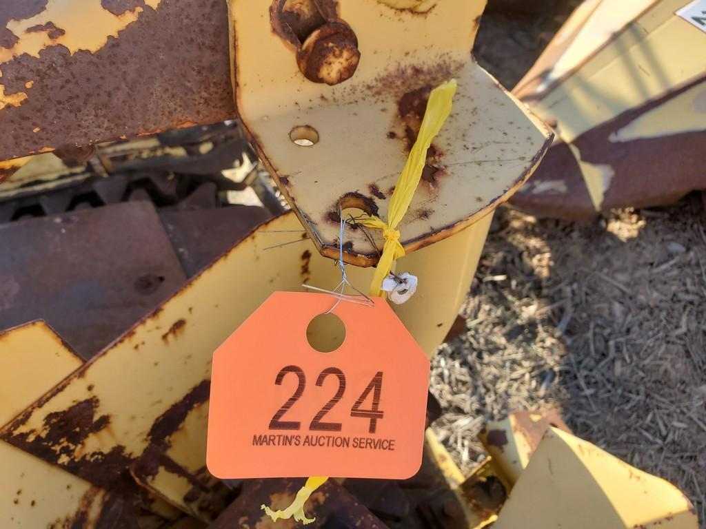 New Holland 824 Corn Head