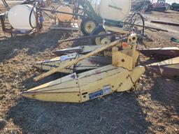 New Holland 824 Corn Head