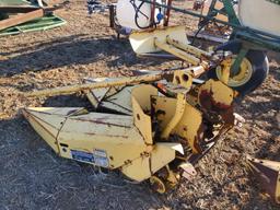 New Holland 824 Corn Head