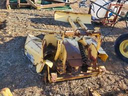 New Holland 824 Corn Head