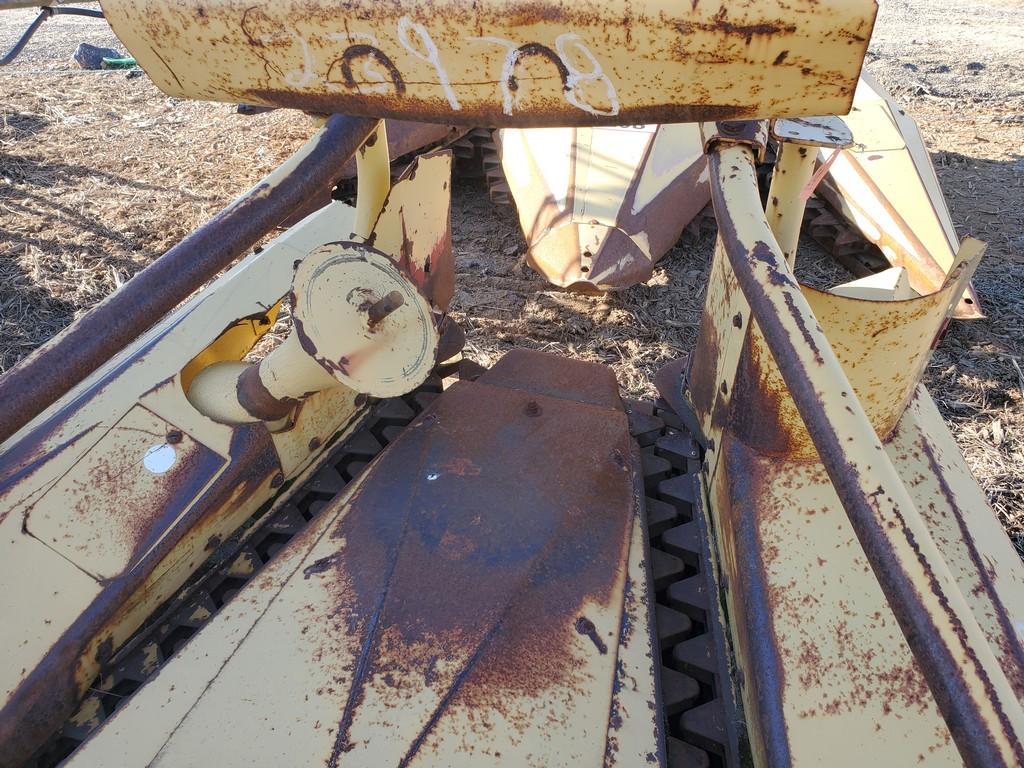 New Holland 824 Corn Head