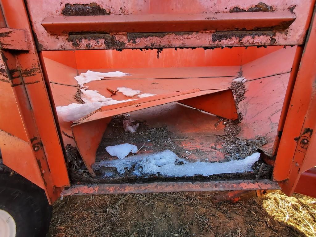 Turnco 225S Gravity Bin Wagon