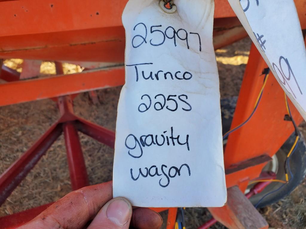 Turnco 225S Gravity Bin Wagon
