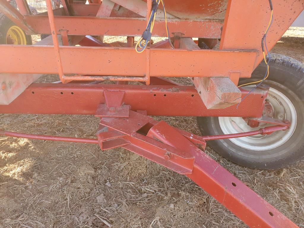 Turnco 225S Gravity Bin Wagon