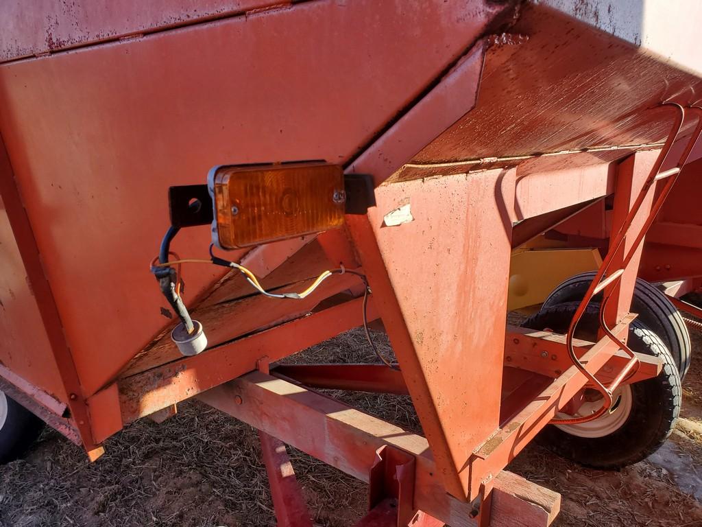 Turnco 225S Gravity Bin Wagon