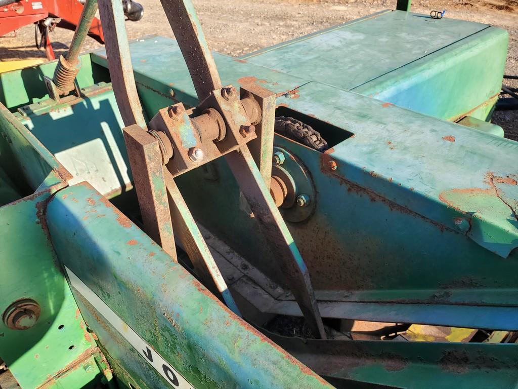 John Deere 336 Small Square Baler