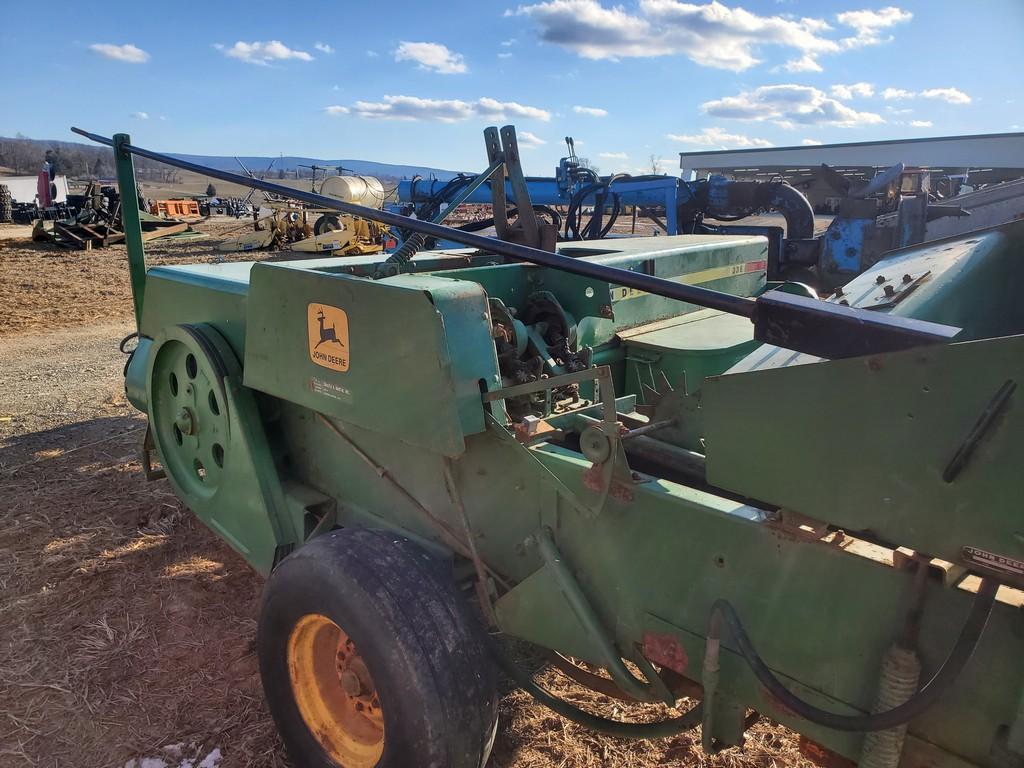 John Deere 336 Small Square Baler
