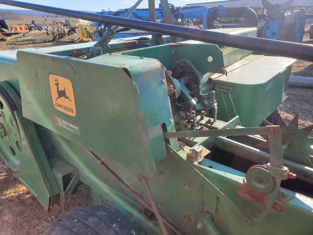 John Deere 336 Small Square Baler