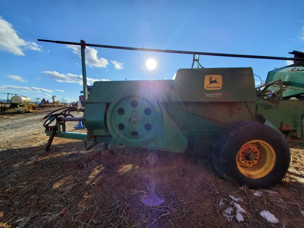 John Deere 336 Small Square Baler