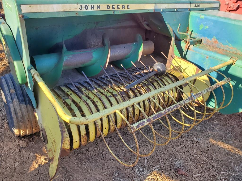 John Deere 336 Small Square Baler