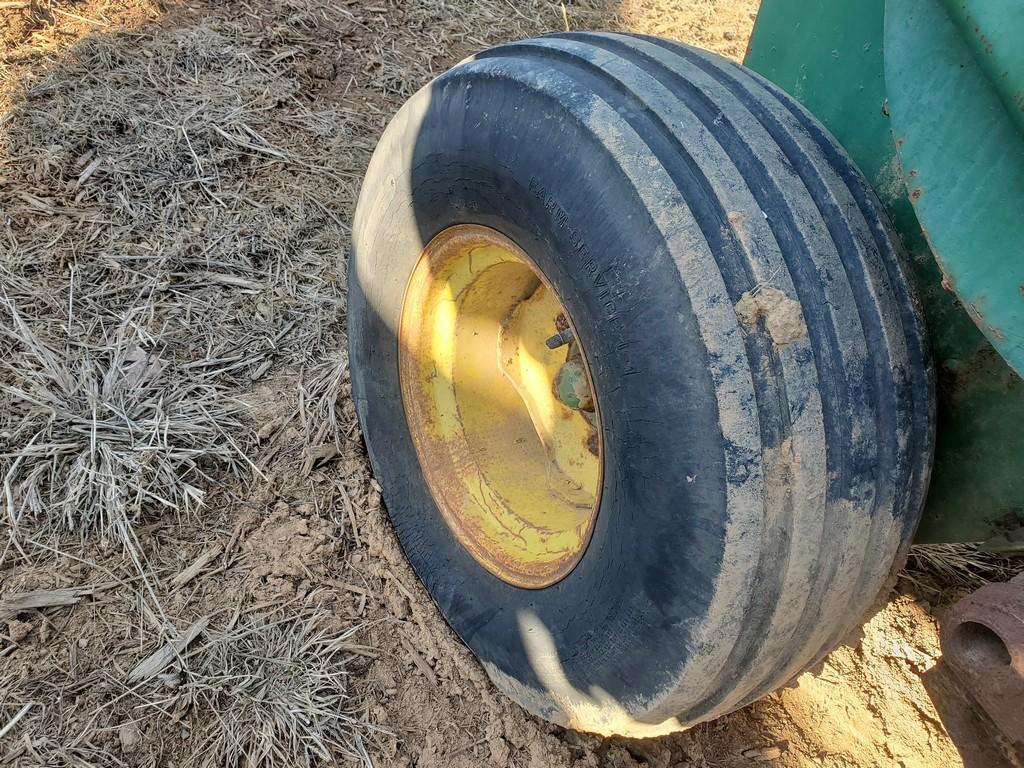John Deere 336 Small Square Baler